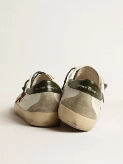 Sale Golden Goose Super-Star com estrela de suede vermelho e talão de couro verde Cor: branco
