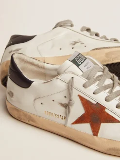 Store Golden Goose Super-Star com estrela de suede laranja e talão de couro azul-escuro Cor: branco