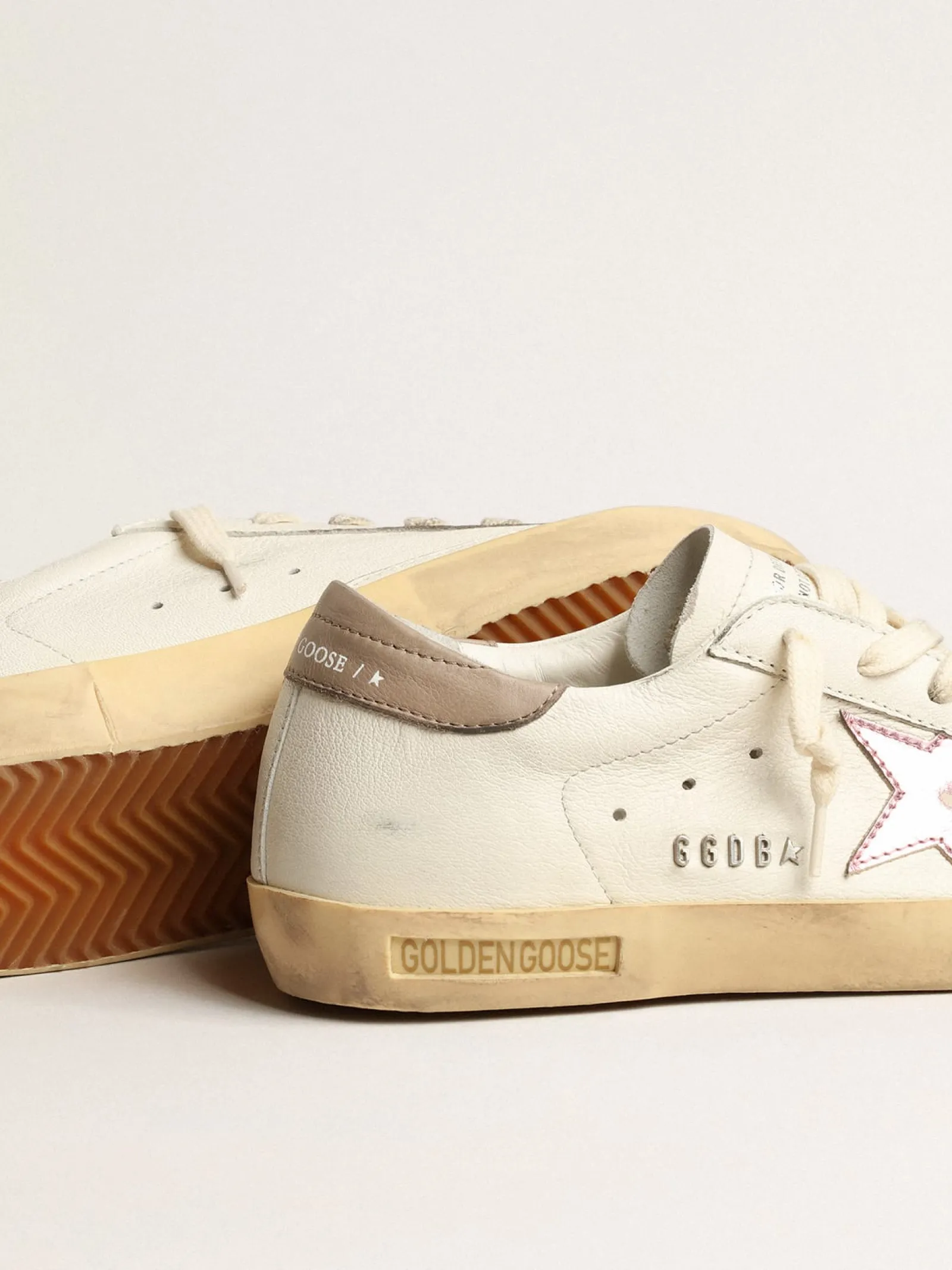 Fashion Golden Goose Super-Star de napa branca com estrela de couro metálico rosa Cabedal de napa branca