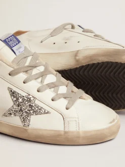 Discount Golden Goose Super-Star feminino com forro de shearling e estrela de glitter prateado Cor: branco