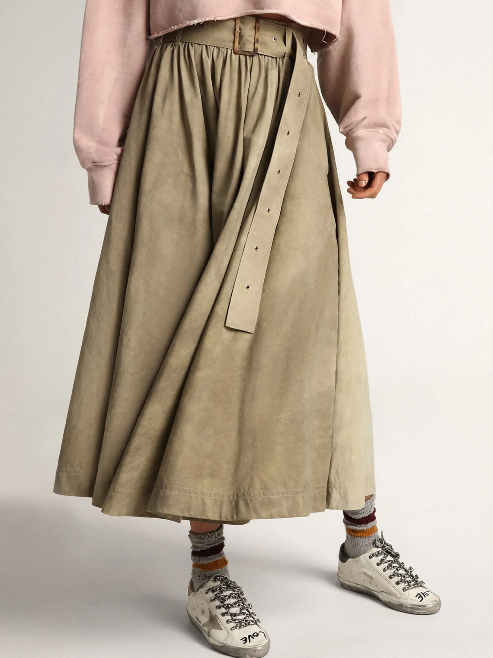 Fashion Golden Goose Super-Star feminino de couro branco com estrela de suede cinza Cor: branco