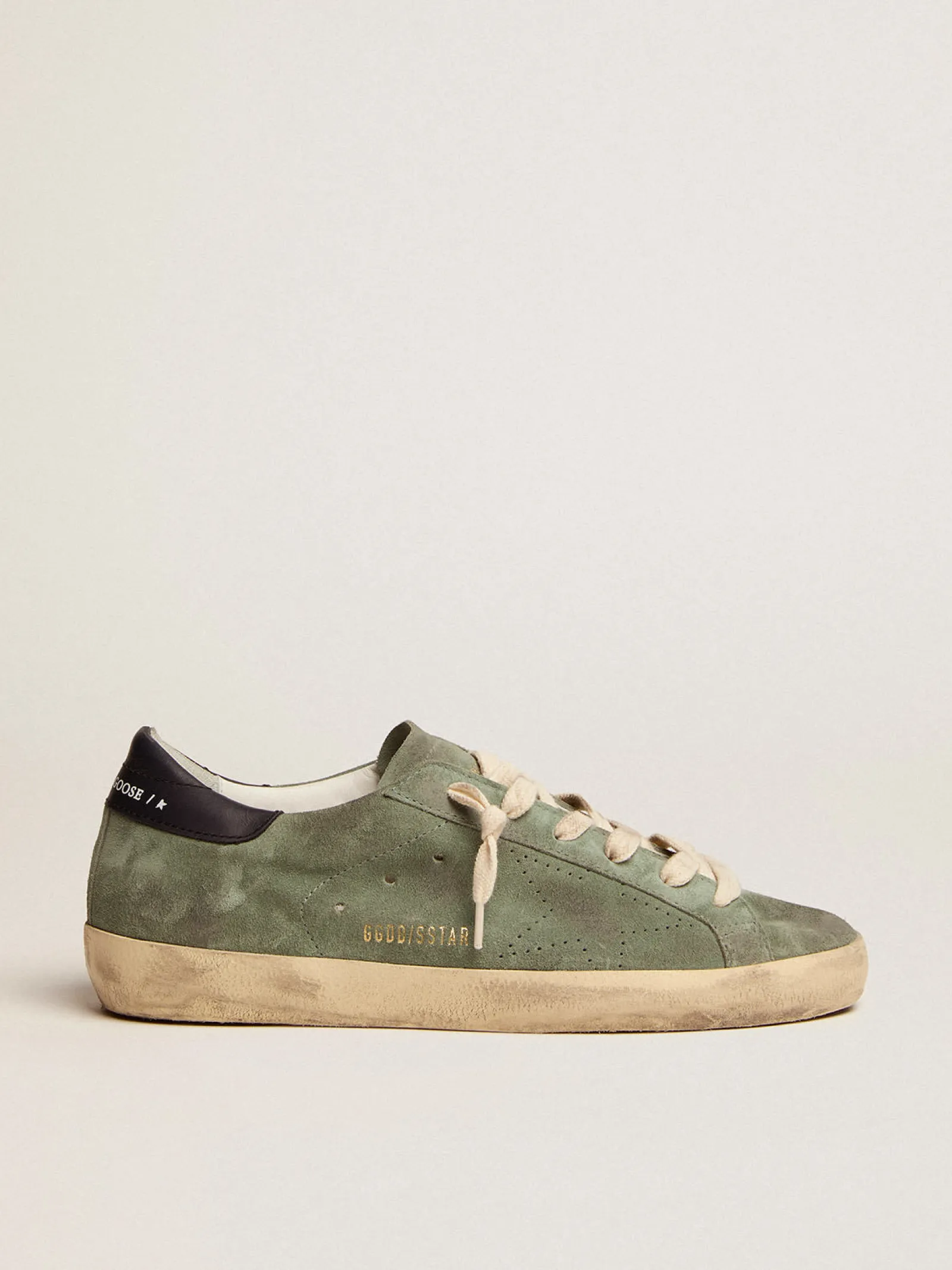 Cheap Golden Goose Super-Star feminino de suede verde-militar com estrela perfurada Cabedal de suede verde militar
