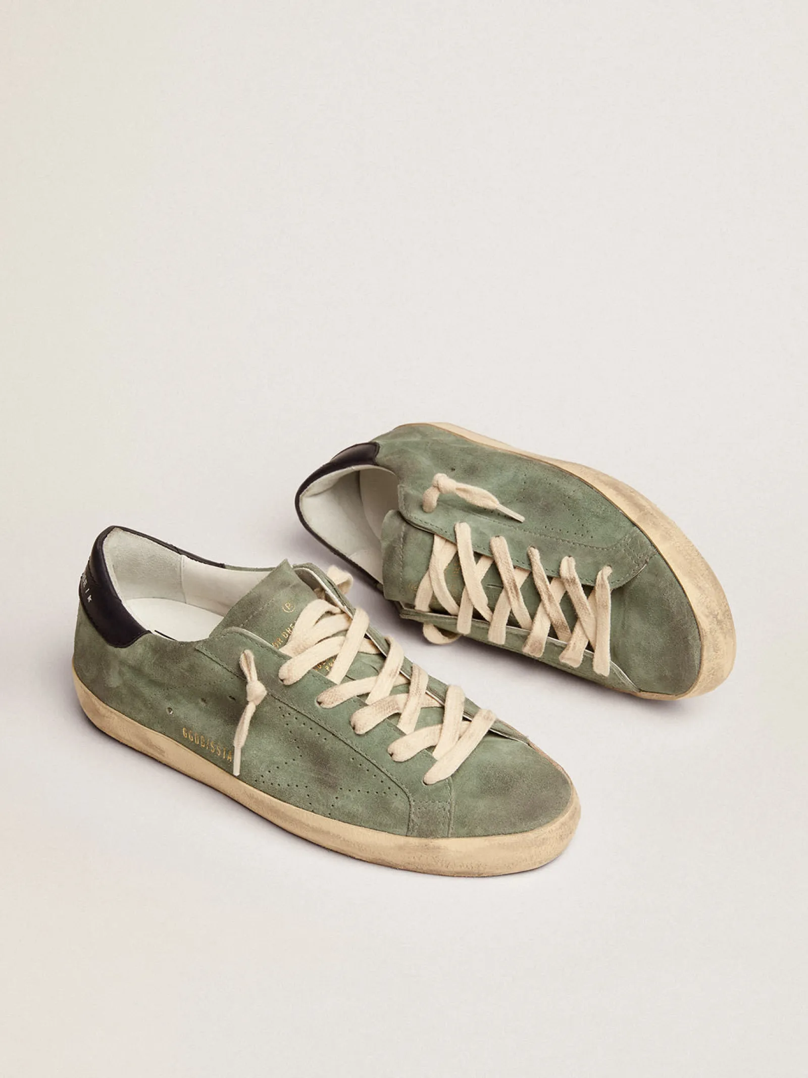 Cheap Golden Goose Super-Star feminino de suede verde-militar com estrela perfurada Cabedal de suede verde militar