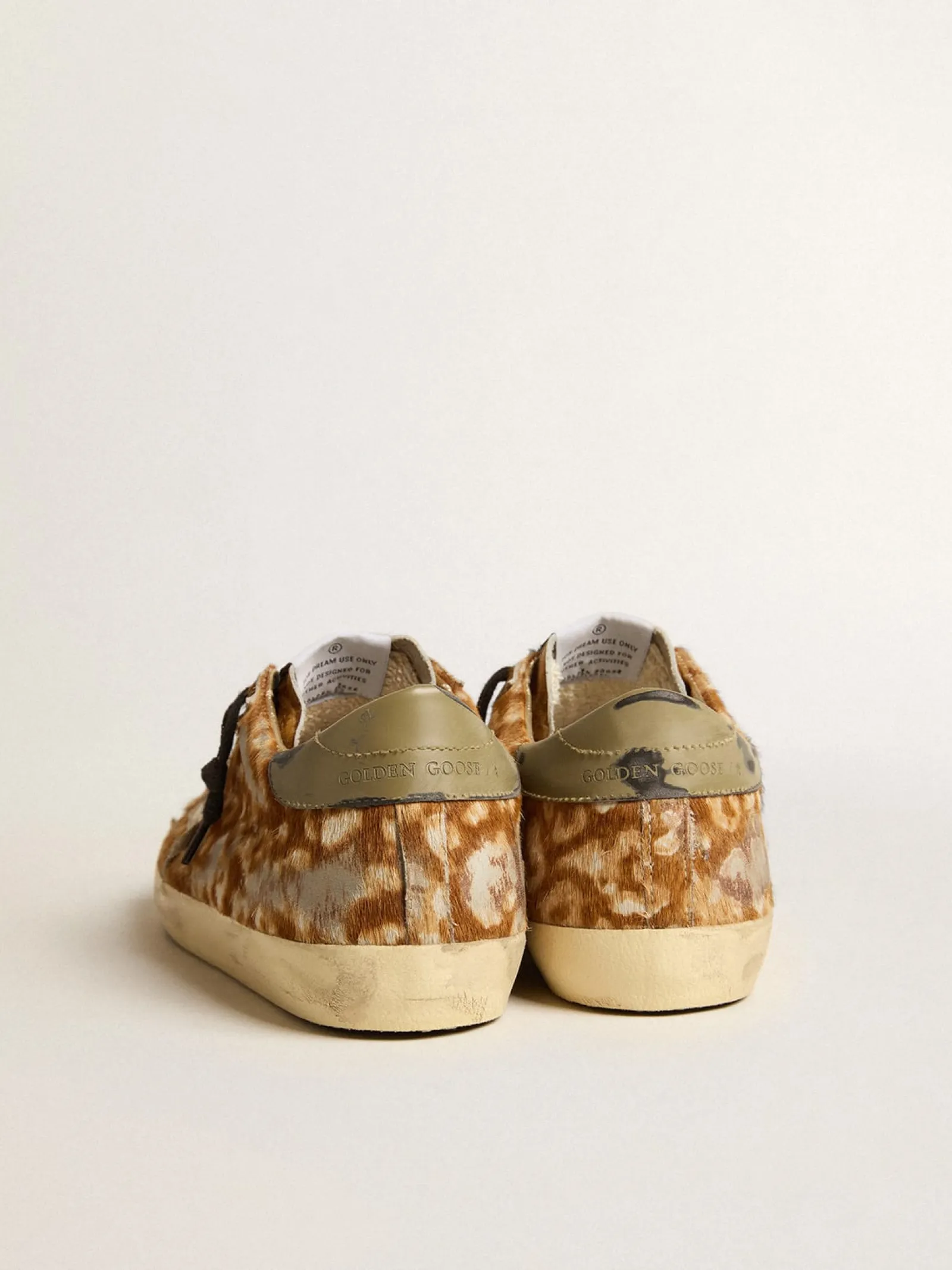 Cheap Golden Goose Super-Star Feminino LAB de cavalinho leopardo com estrela dourada e talão cinza Cabedal de couro cavalinho com estampa de leopardo nos tons de marrom