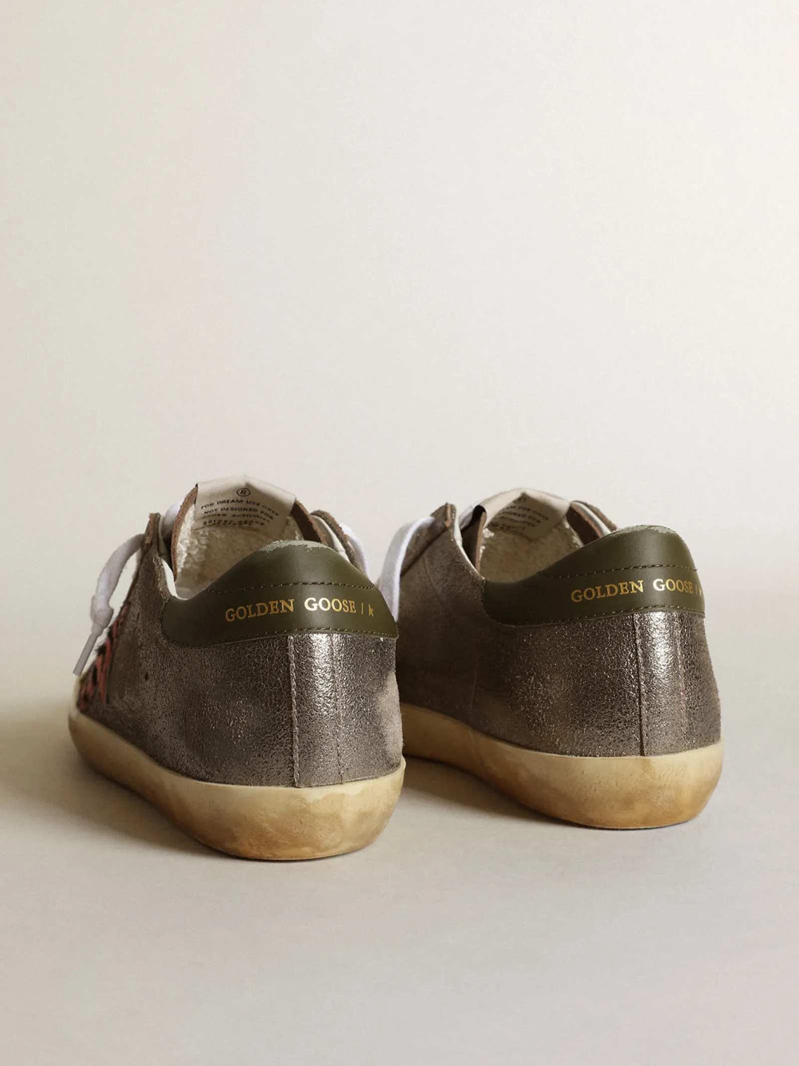 Flash Sale Golden Goose Super-Star LTD de suede metálico cinza com estrela de couro cavalinho Cabedal de suede cinza com efeito metálico