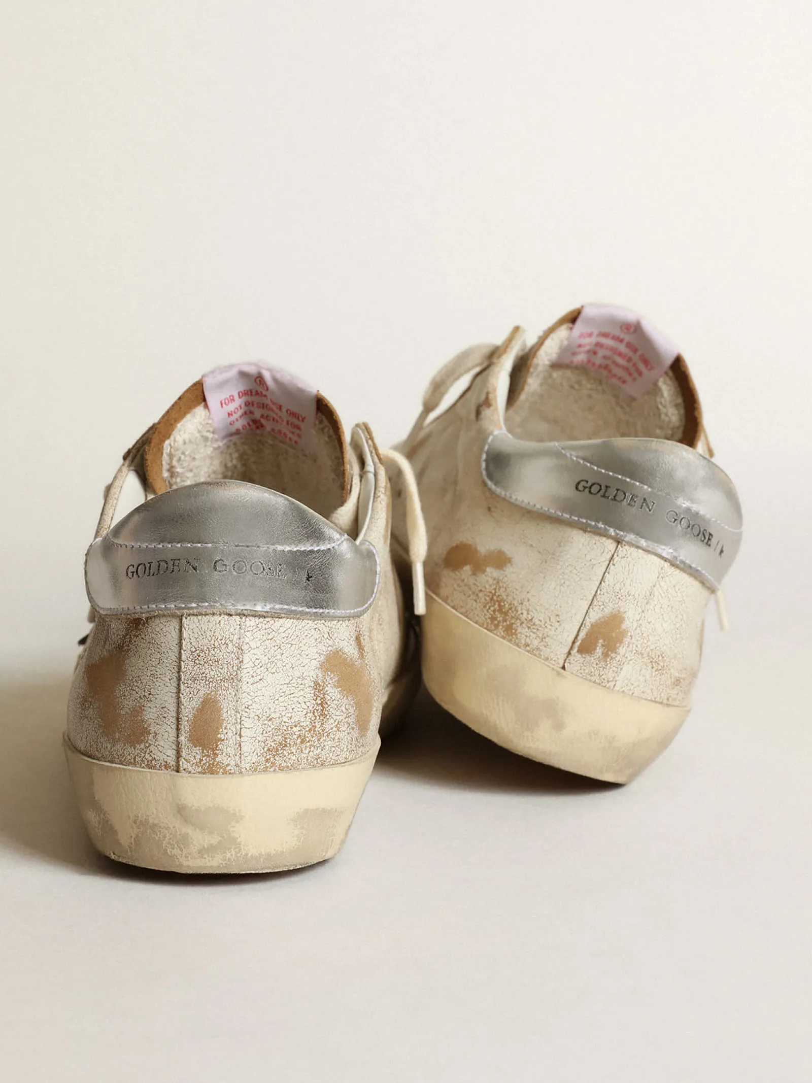 Best Golden Goose Super-Star masculino com estrela de couro azul fumê e talão prateado Cabedal de couro brilhante branco com efeito arranhado
