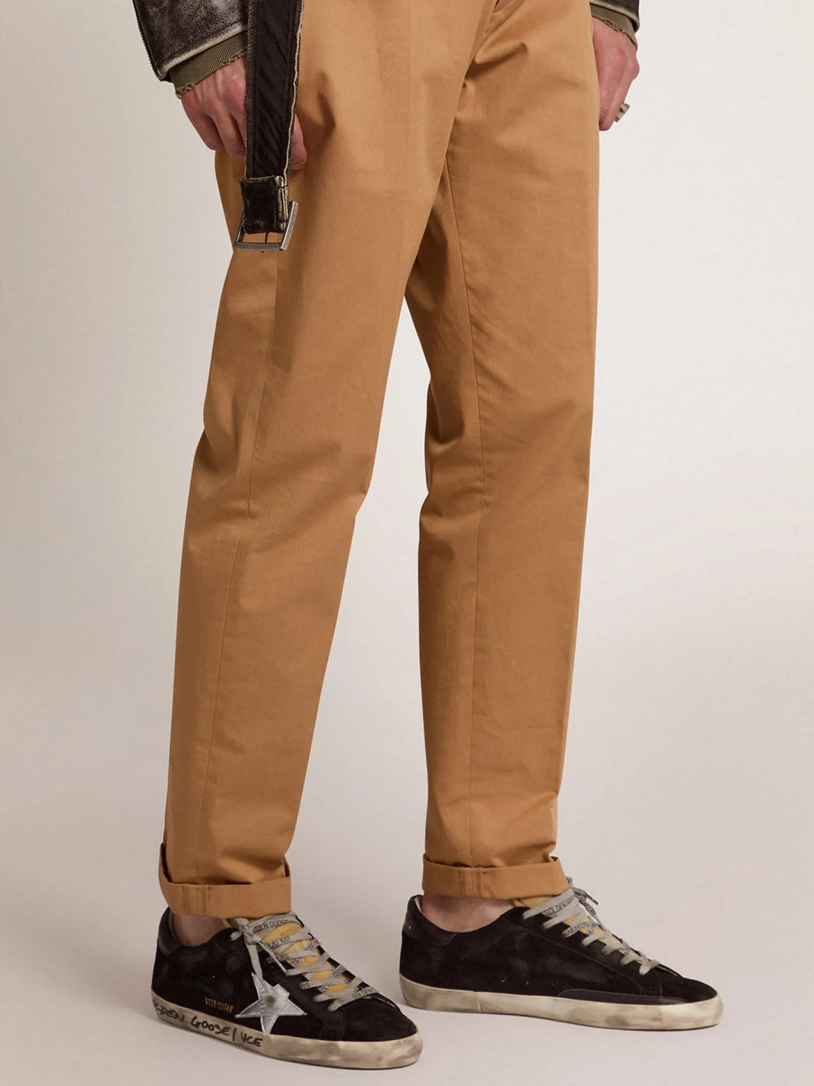 Best Golden Goose Super-Star masculino de suede preto com estrela de couro metálico prateado Cor: preto