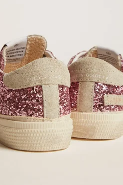 Shop Golden Goose Tênis May de glitter rosa com estrela e talão de suede cinza gelo Cabedal de glitter rosa