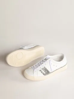 Flash Sale Golden Goose Tênis Yatay Model 1B sustentável com cabedal branco realizado em material biobaseado e Y de glitter prateado reciclado Cabedal branco realizado em Yatay B, material biobaseado derivado de fontes vegetais não alimentares