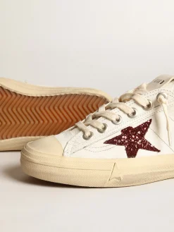 Sale Golden Goose V-Star feminino de napa branca com estrela de glitter vermelho Cabedal de napa branca