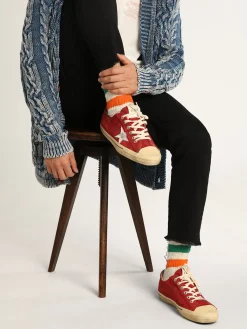 Fashion Golden Goose V-Star LTD masculino de suede vermelho -escuro com estrela e talão prateados Cabedal de suede vermelho escuro